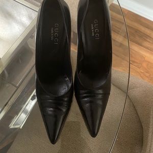 GUCCI leather pointed toe heels